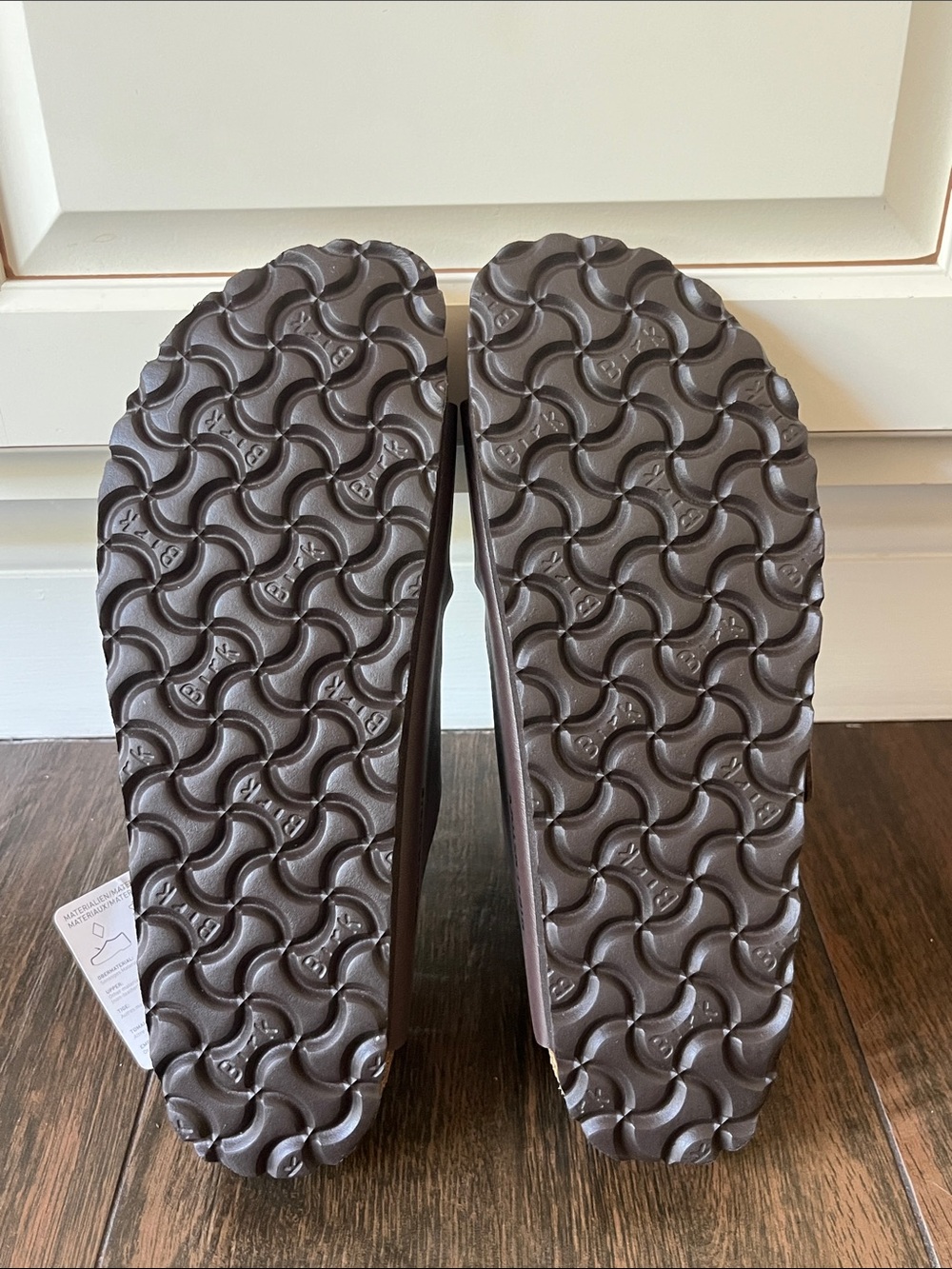 NWT BIRKENSTOCK Arizona Sandals - Picture 8 of 8